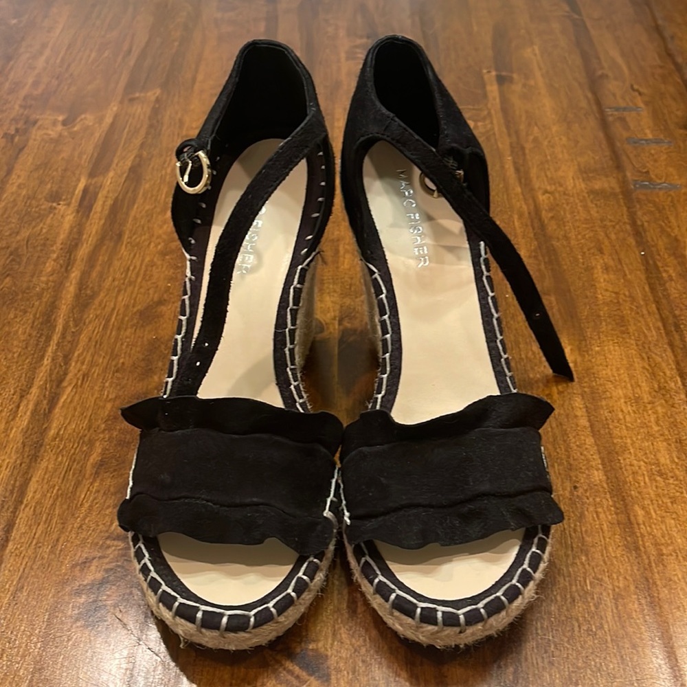 NWOT Marc Fisher Open Toe Black Espadrille